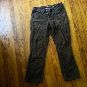 Carhartt women’s flannel lined canvas pants, size 6 short